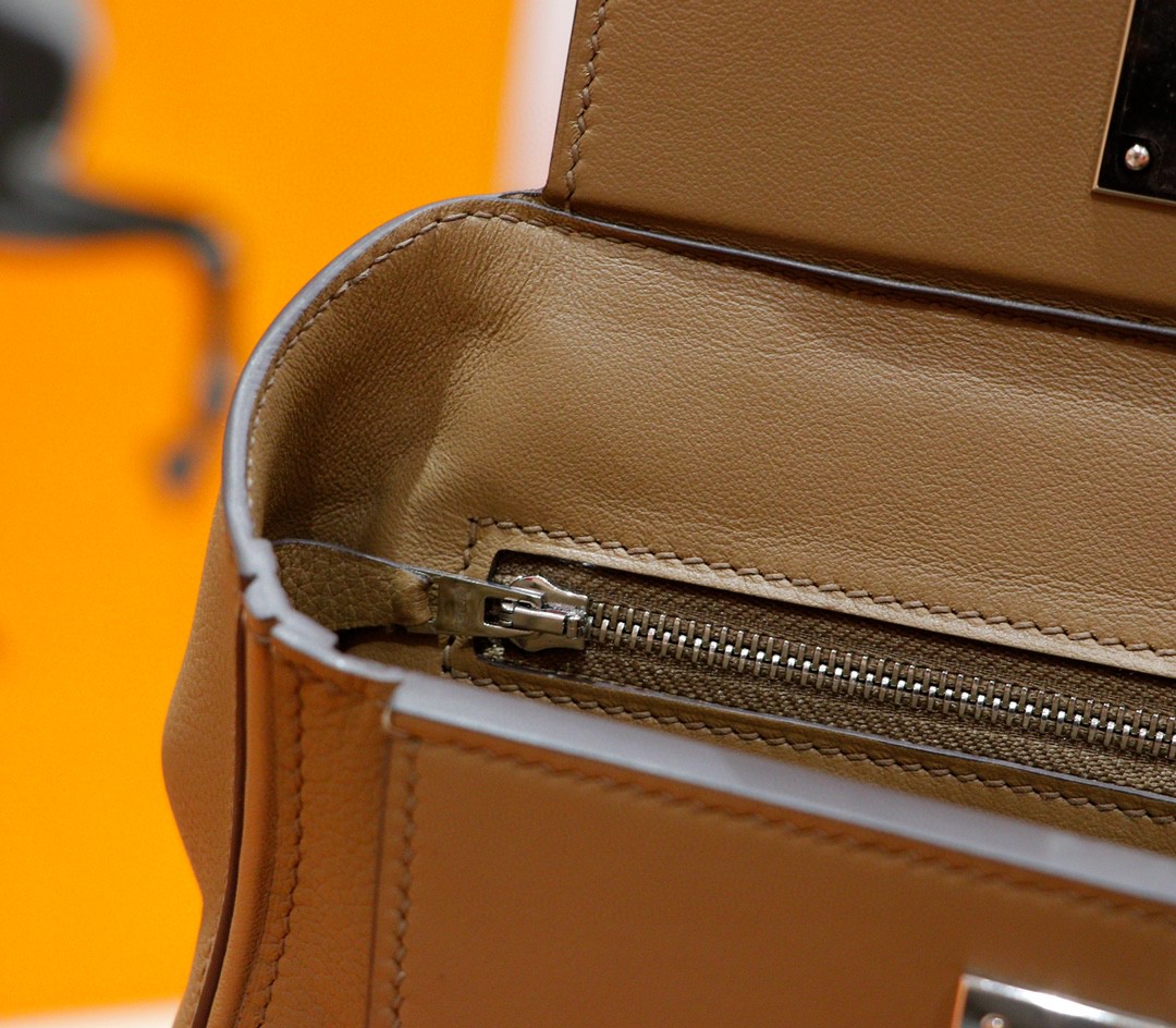 Hermès（爱马仕） kelly 2424 威马犬米色 Evercolor 拼 Swift 全手缝 银扣 21cm