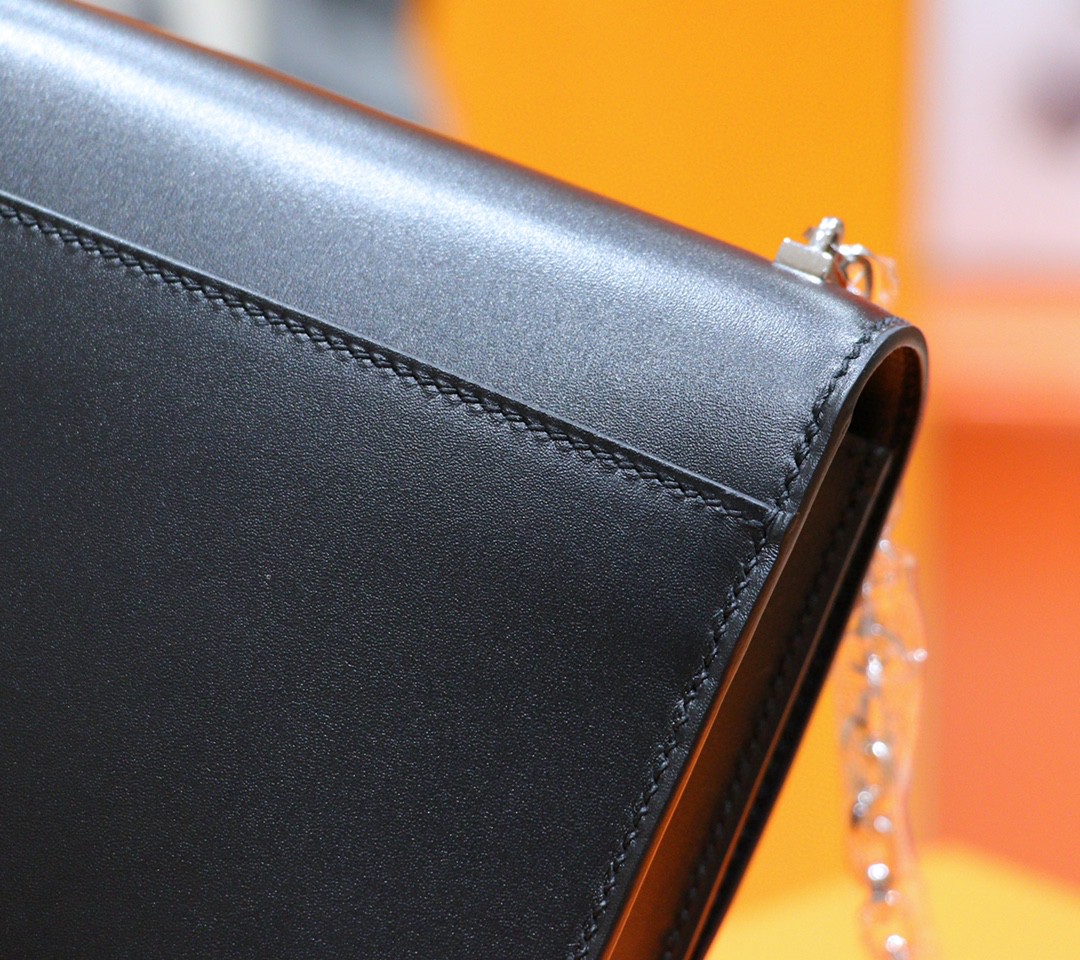 Hermès（爱马仕）Verrou 插销包 黑色 Box 小牛皮 全手缝 银扣 17cm