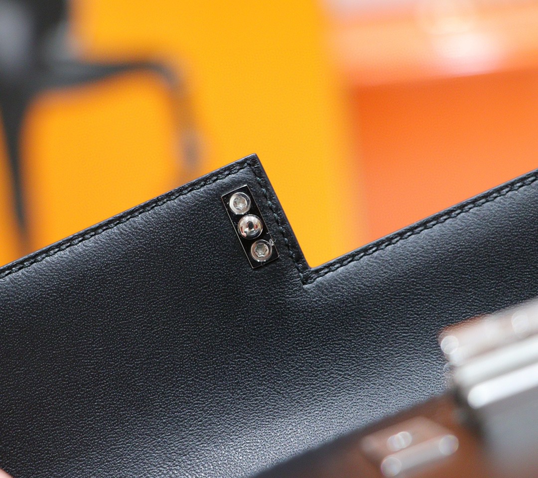 Hermès（爱马仕）Verrou 插销包 黑色 Box 小牛皮 全手缝 银扣 17cm
