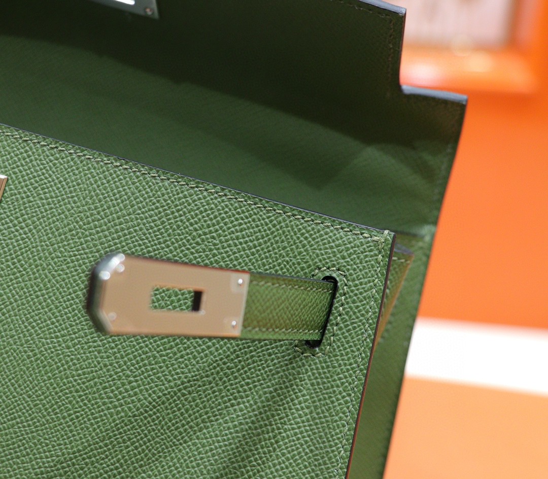 Hermès（爱马仕）Kelly 凯莉包 军绿 Epsom 小牛皮 全手缝 银扣 25cm
