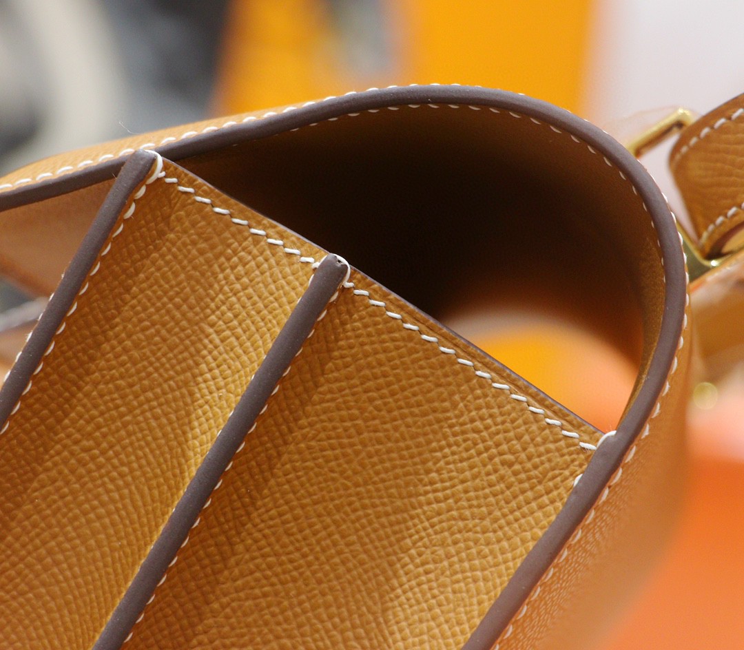 Hermès（爱马仕）Constance 空姐包 金棕 Epsom 小牛皮 全手缝 金扣 24cm