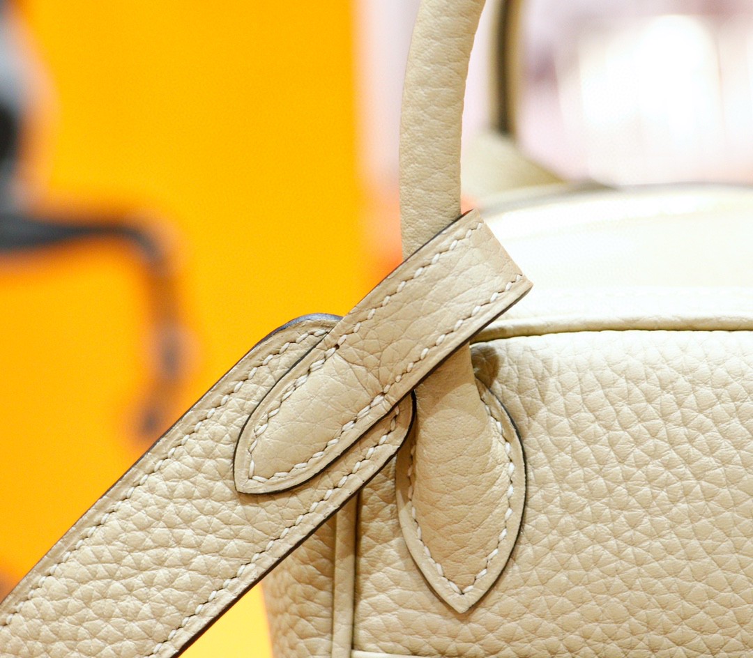 Hermès（爱马仕）Lindy 琳迪包 风衣灰 Togo 全手缝 小牛皮 金扣 20cm