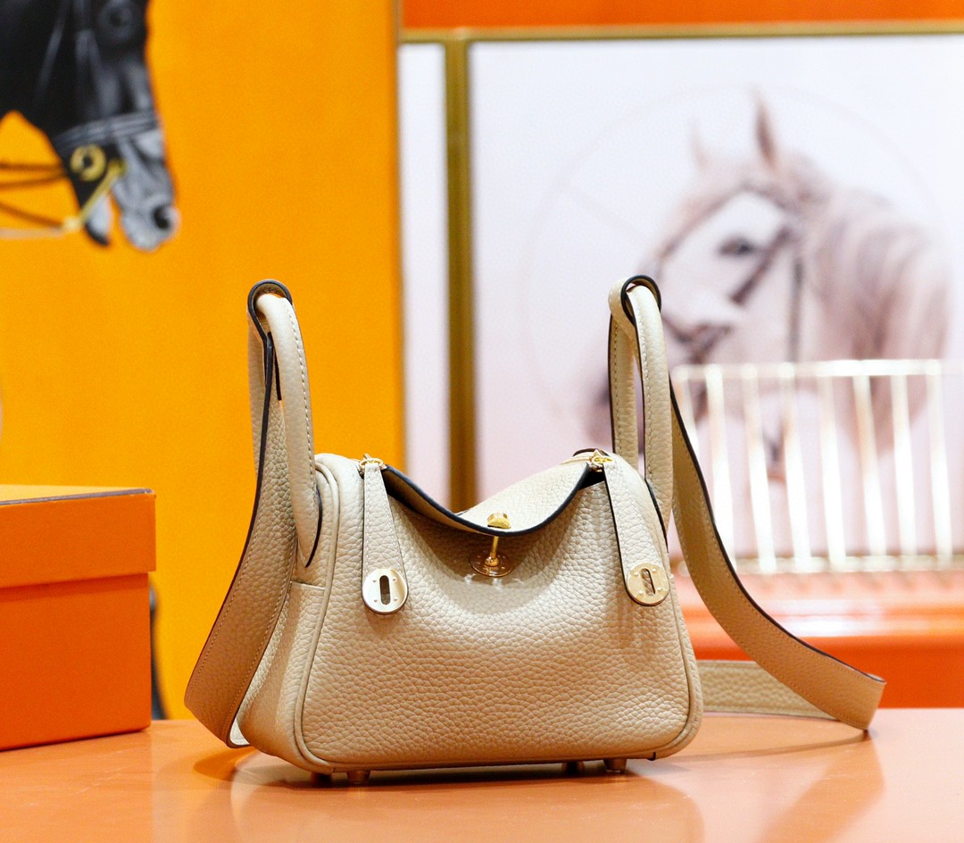 Hermès（爱马仕）Lindy 琳迪包 风衣灰 Togo 全手缝 小牛皮 金扣 20cm