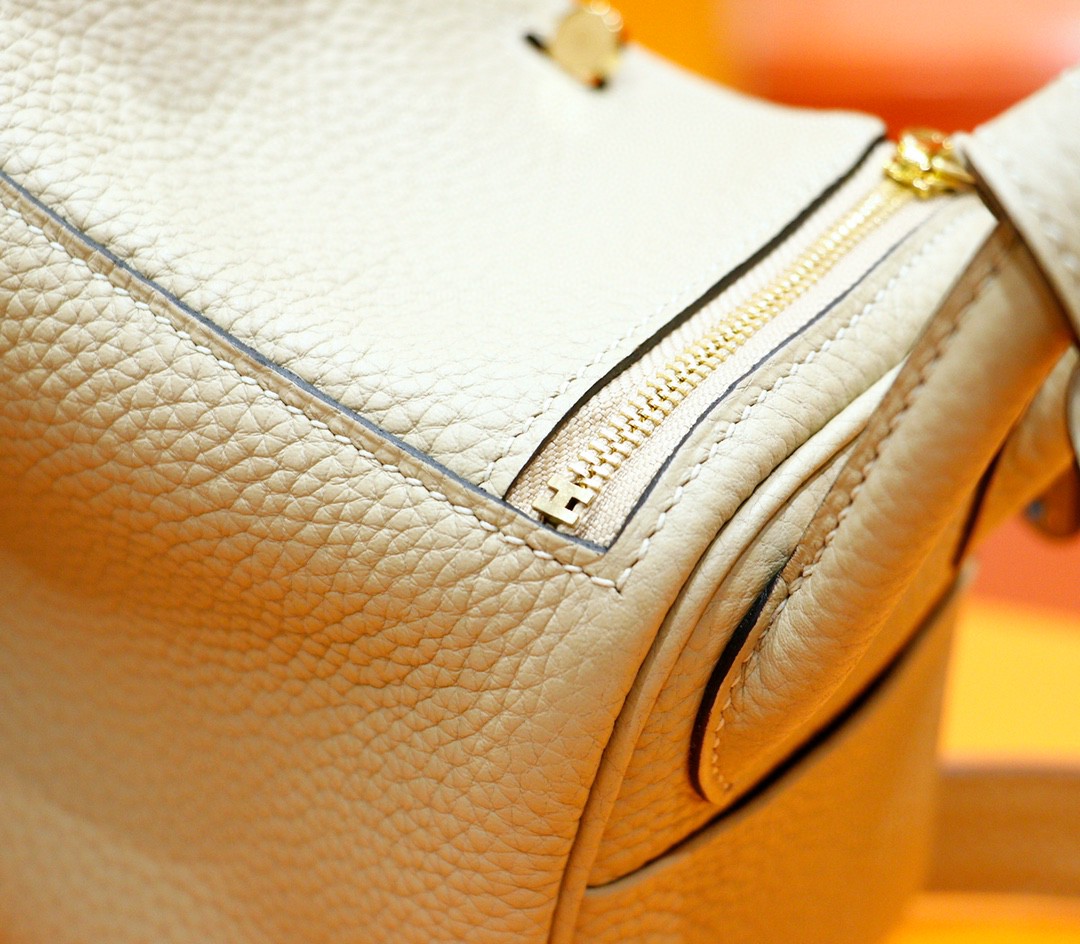 Hermès（爱马仕）Lindy 琳迪包 风衣灰 Togo 全手缝 小牛皮 金扣 20cm