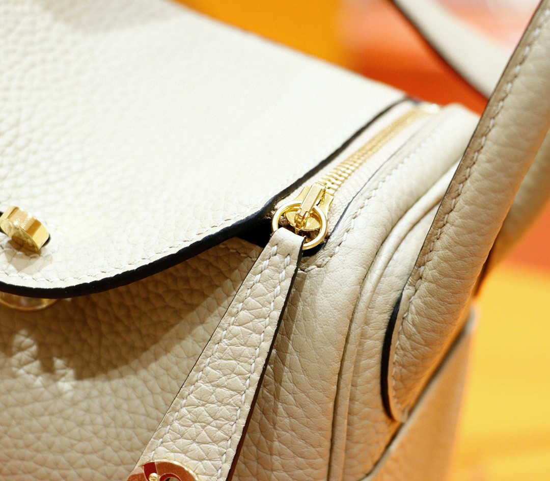 Hermès（爱马仕）Lindy 琳迪包 风衣灰 Togo 全手缝 小牛皮 金扣 20cm