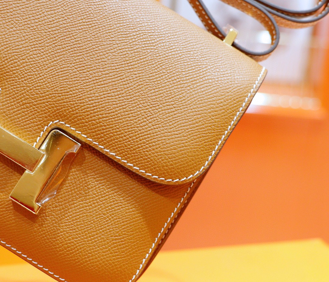 Hermès（爱马仕）Constance 空姐包 金棕 Epsom 全手缝 小牛皮 金扣 18cm