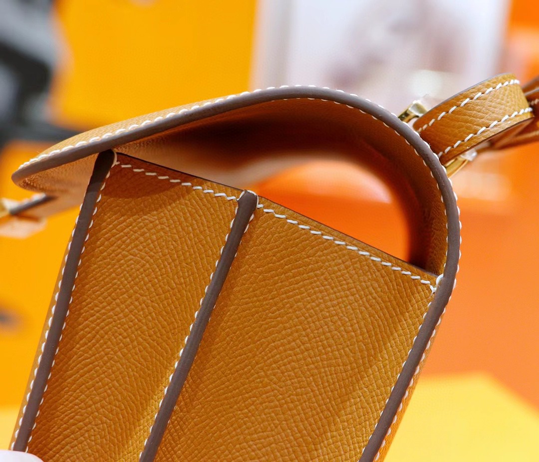 Hermès（爱马仕）Constance 空姐包 金棕 Epsom 全手缝 小牛皮 金扣 18cm