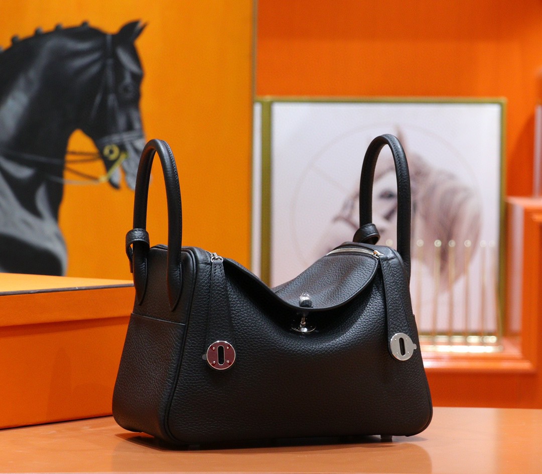 Hermès（爱马仕）Lindy 琳迪包 黑色 Togo 全手缝 小牛皮 银扣 26cm