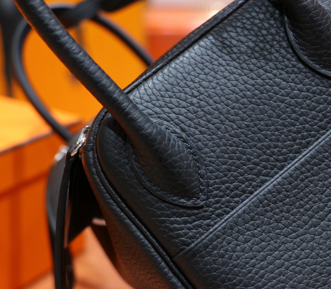 Hermès（爱马仕）Lindy 琳迪包 黑色 Togo 全手缝 小牛皮 银扣 26cm