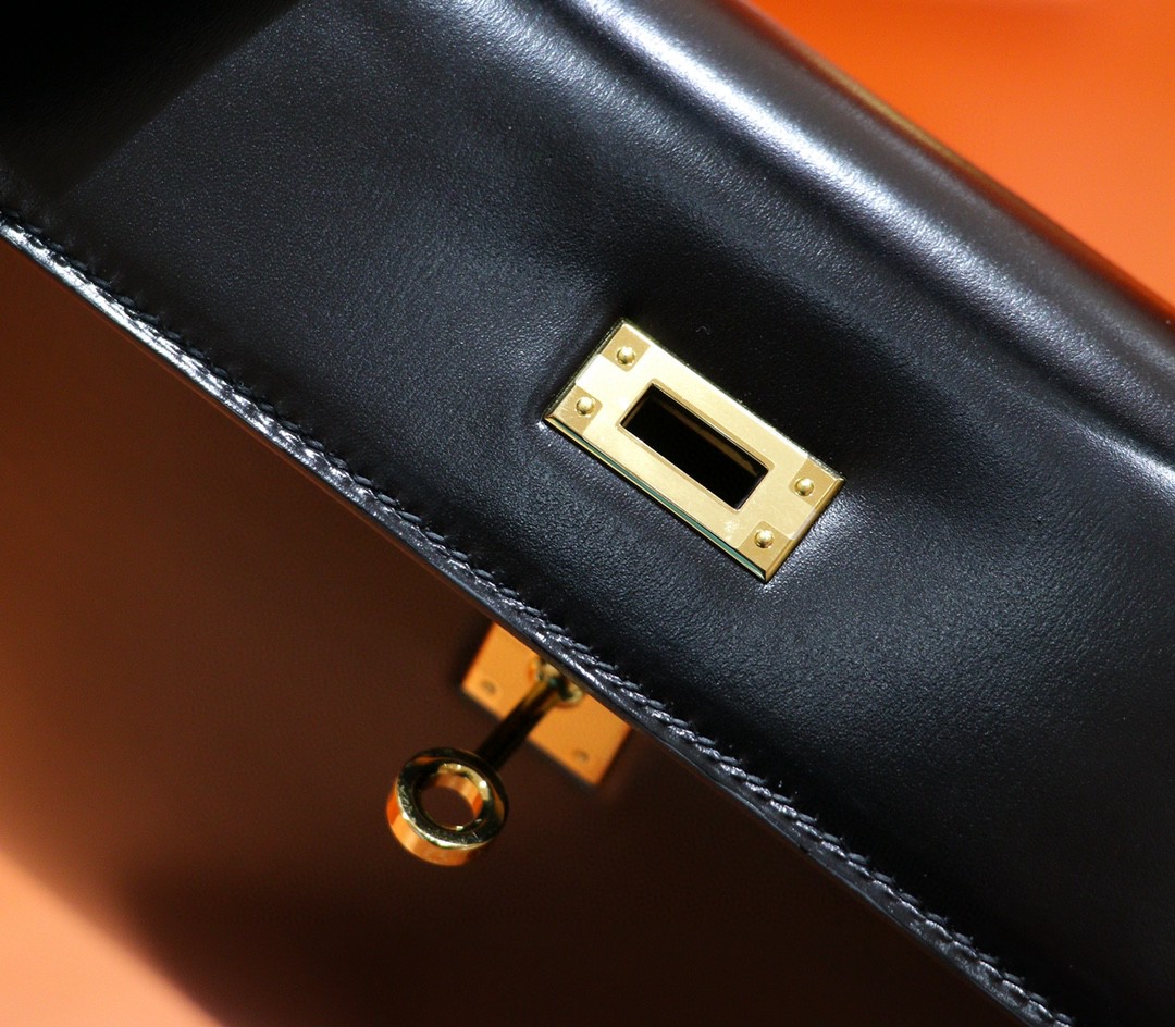 Hermès（爱马仕）Kelly 凯莉包 黑色 Box 全手缝 小牛皮 金扣 25cm