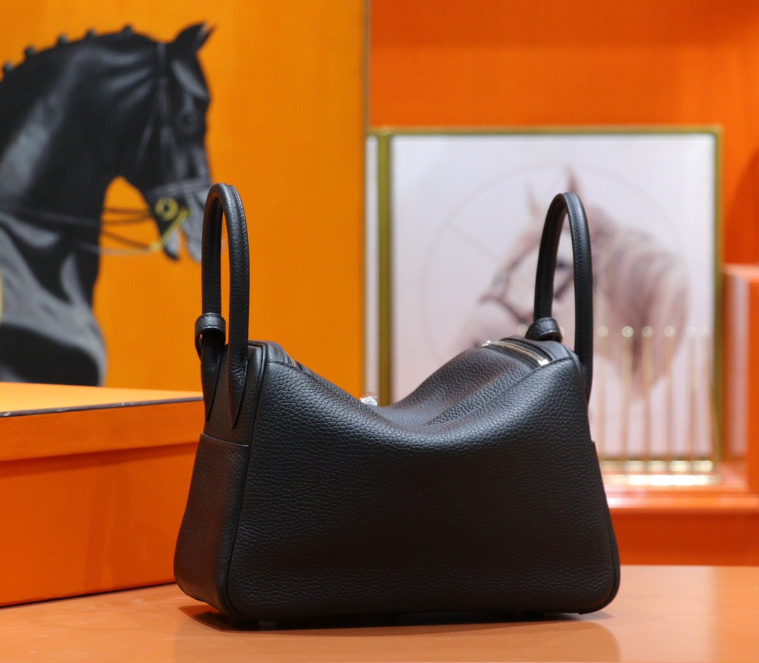 Hermès（爱马仕）Lindy 琳迪包 黑色 Togo 全手缝 小牛皮 银扣 26cm