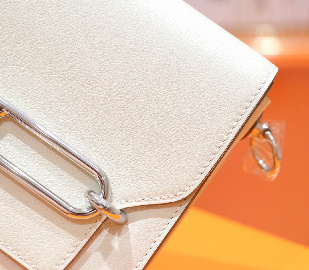 Hermès（爱马仕）Roulis 猪鼻子 奶昔白 Evercolor 全手缝 小牛皮 银扣 24cm