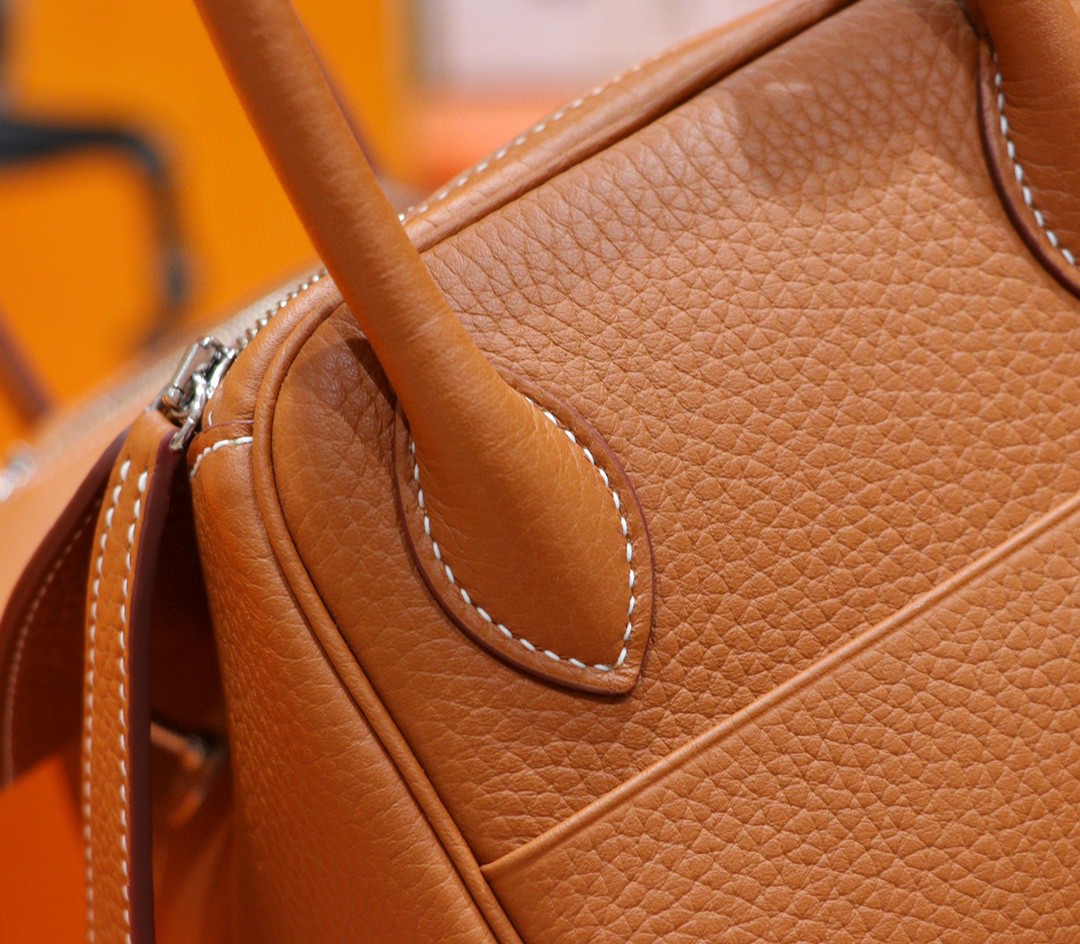 Hermès（爱马仕）Lindy 琳迪包 金棕色 Togo 全手缝 小牛皮 银扣 26cm