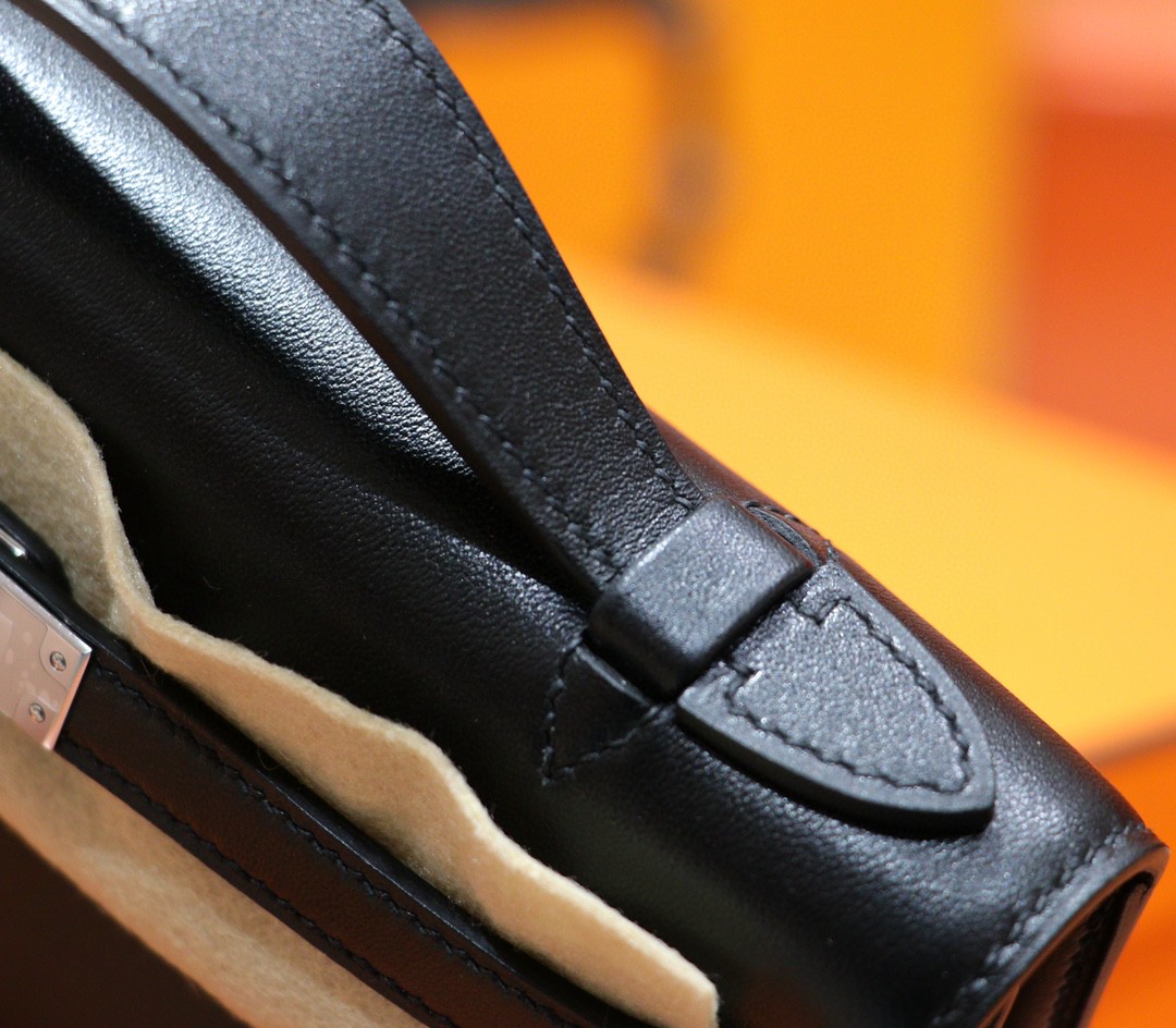 Hermès（爱马仕）Minikelly Pochette 黑色 Swift 全手缝 小牛皮 银扣 22cm 晚宴包