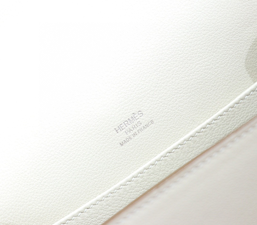 Hermès（爱马仕）Roulis 猪鼻子 奶昔白 Evercolor 全手缝 小牛皮 银扣 24cm