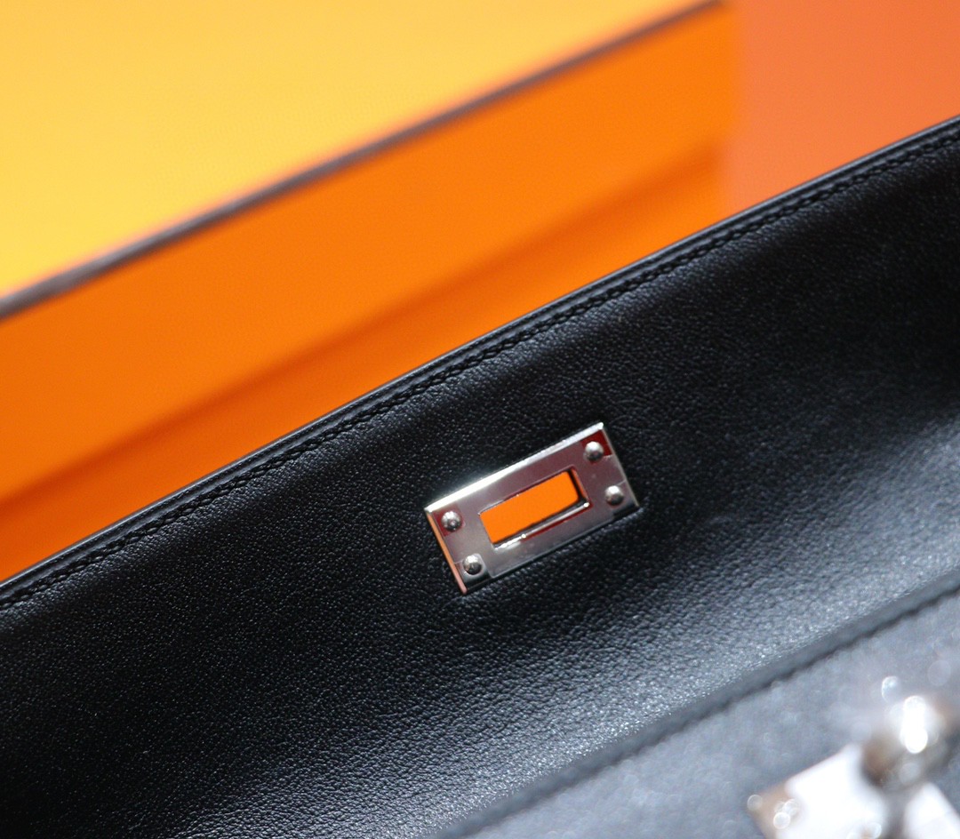 Hermès（爱马仕）Minikelly Pochette 黑色 Swift 全手缝 小牛皮 银扣 22cm 晚宴包