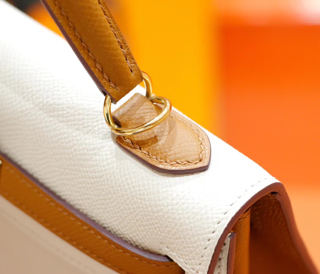 Hermès（爱马仕）Kelly 凯莉包 金棕色 拼 奶昔白 Epsom 全手缝 小牛皮 金扣 25cm