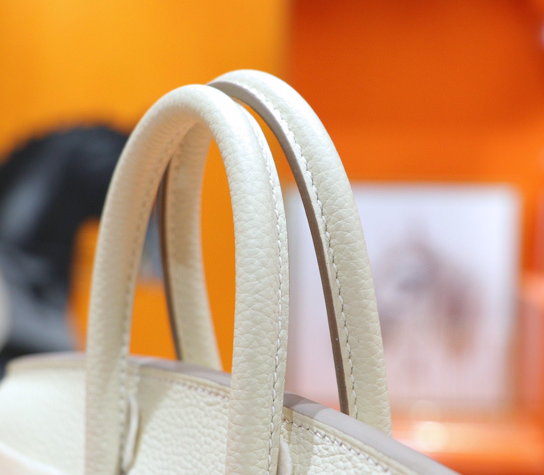 Hermès（爱马仕）Birkin 铂金包 奶昔白 Togo 小牛皮 全手缝 金扣 25cm