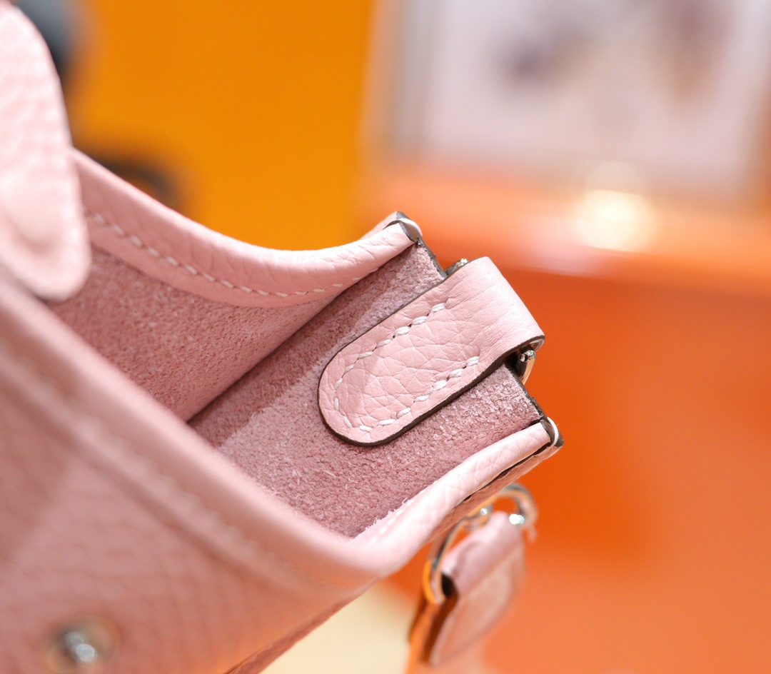 Hermès（爱马仕）Evelyne 伊芙琳 奶昔粉 Togo 全手缝 小牛皮 银扣 17cm