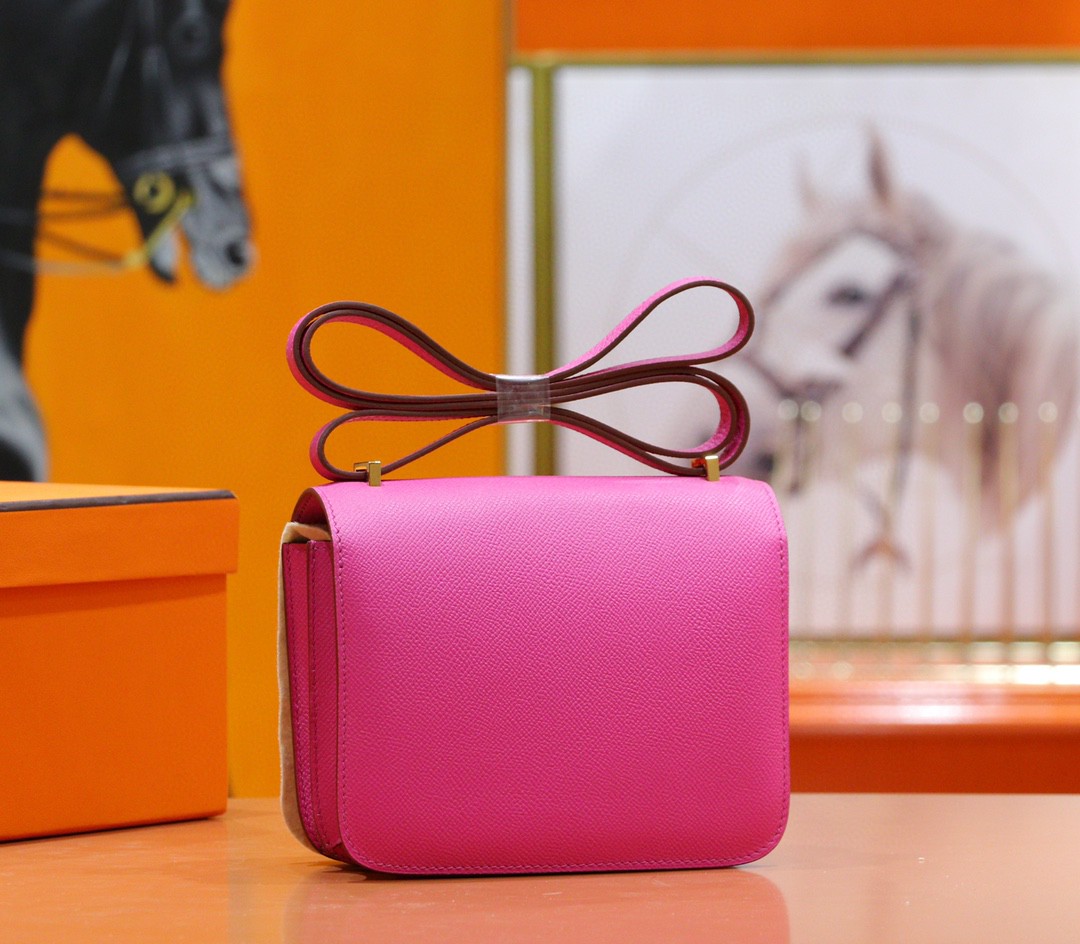 Hermès（爱马仕）Constance 空姐包 玉兰粉 Epsom 小牛皮 全手缝 金扣 18cm