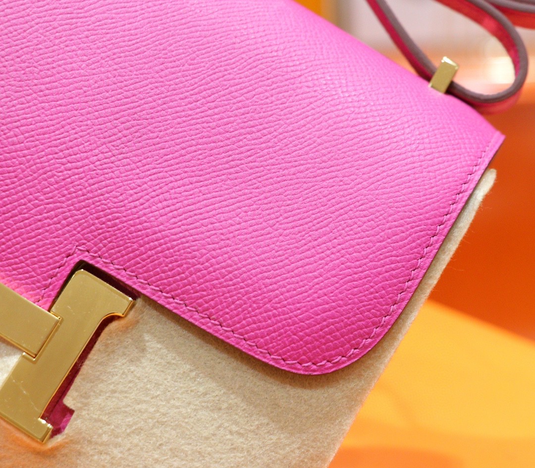 Hermès（爱马仕）Constance 空姐包 玉兰粉 Epsom 小牛皮 全手缝 金扣 18cm