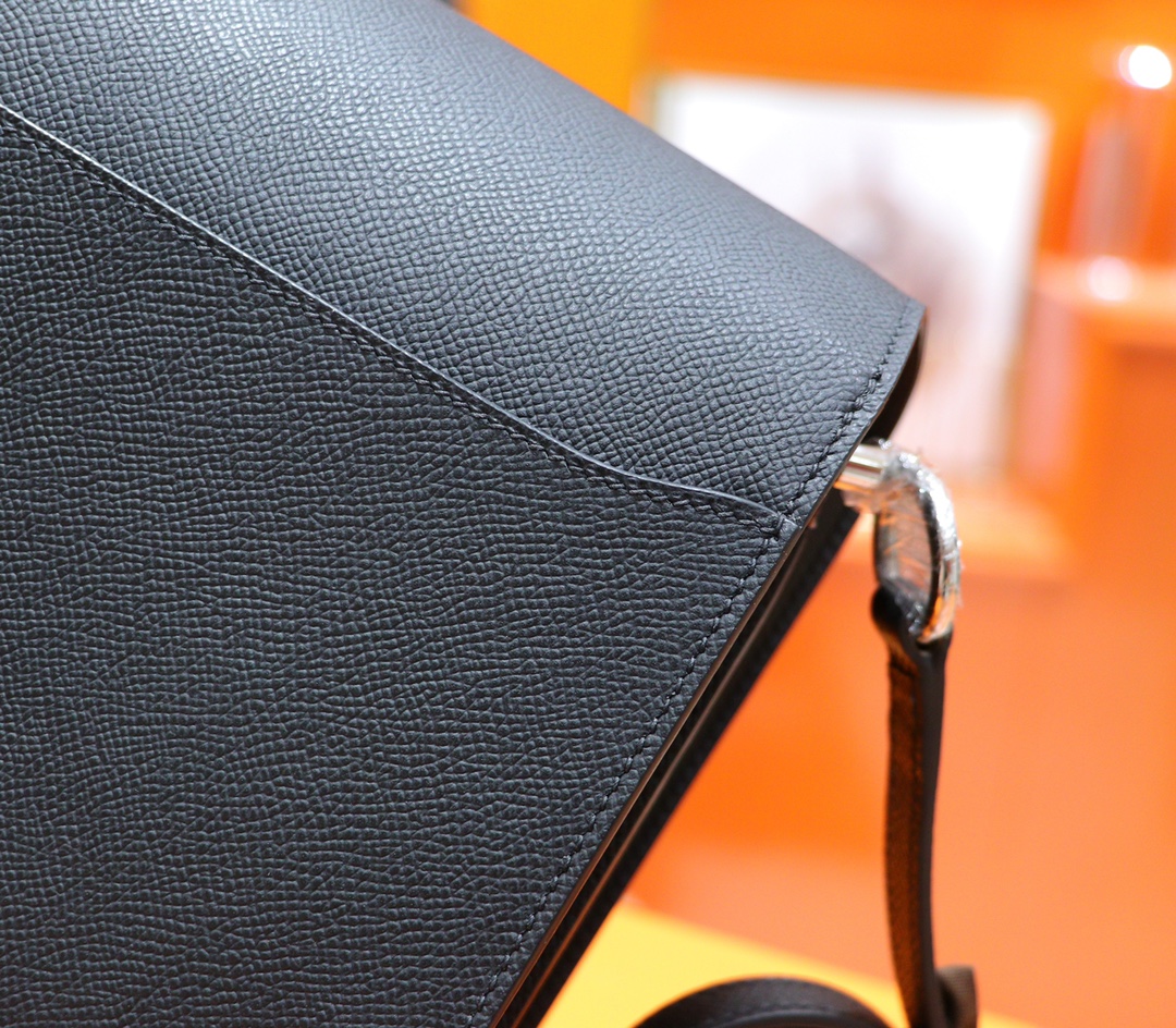 Hermès（爱马仕）Roulis 猪鼻子 黑色 Epsom 全手缝 小牛皮 银扣 23cm