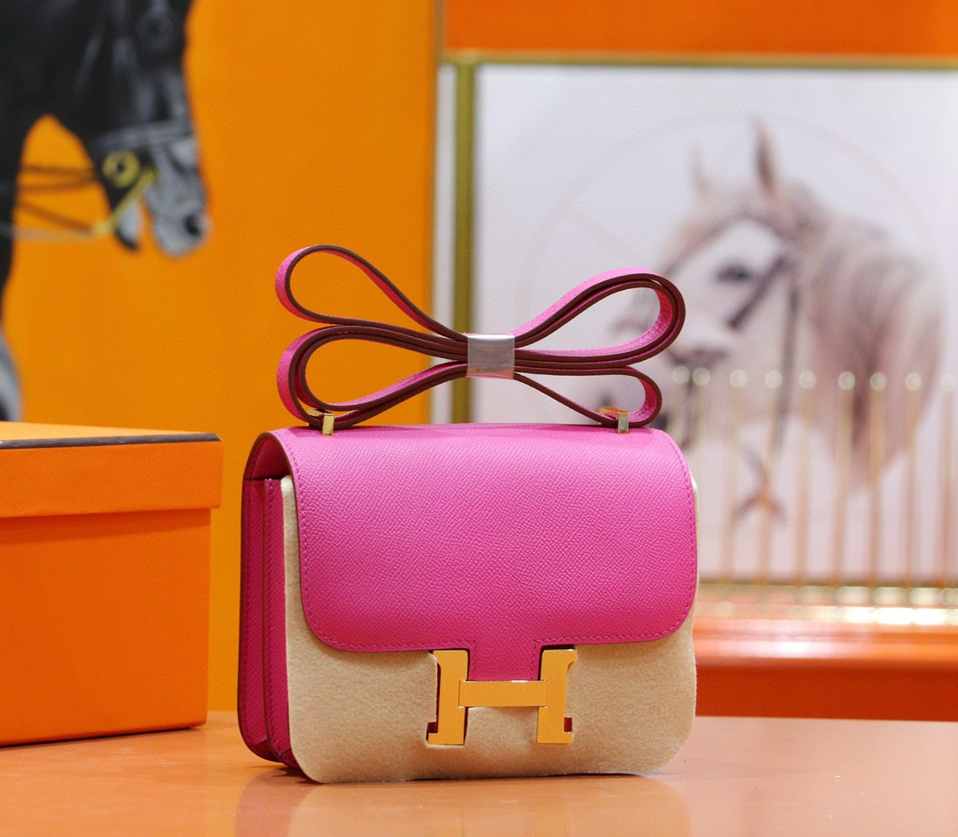 Hermès（爱马仕）Constance 空姐包 玉兰粉 Epsom 小牛皮 全手缝 金扣 18cm