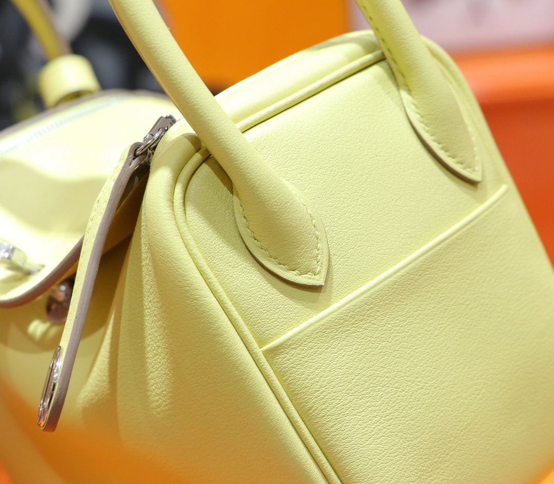 Hermès（爱马仕）Lindy 迷你琳迪包 小鸡黄 Swift 小牛皮 全手缝 银扣 20cm