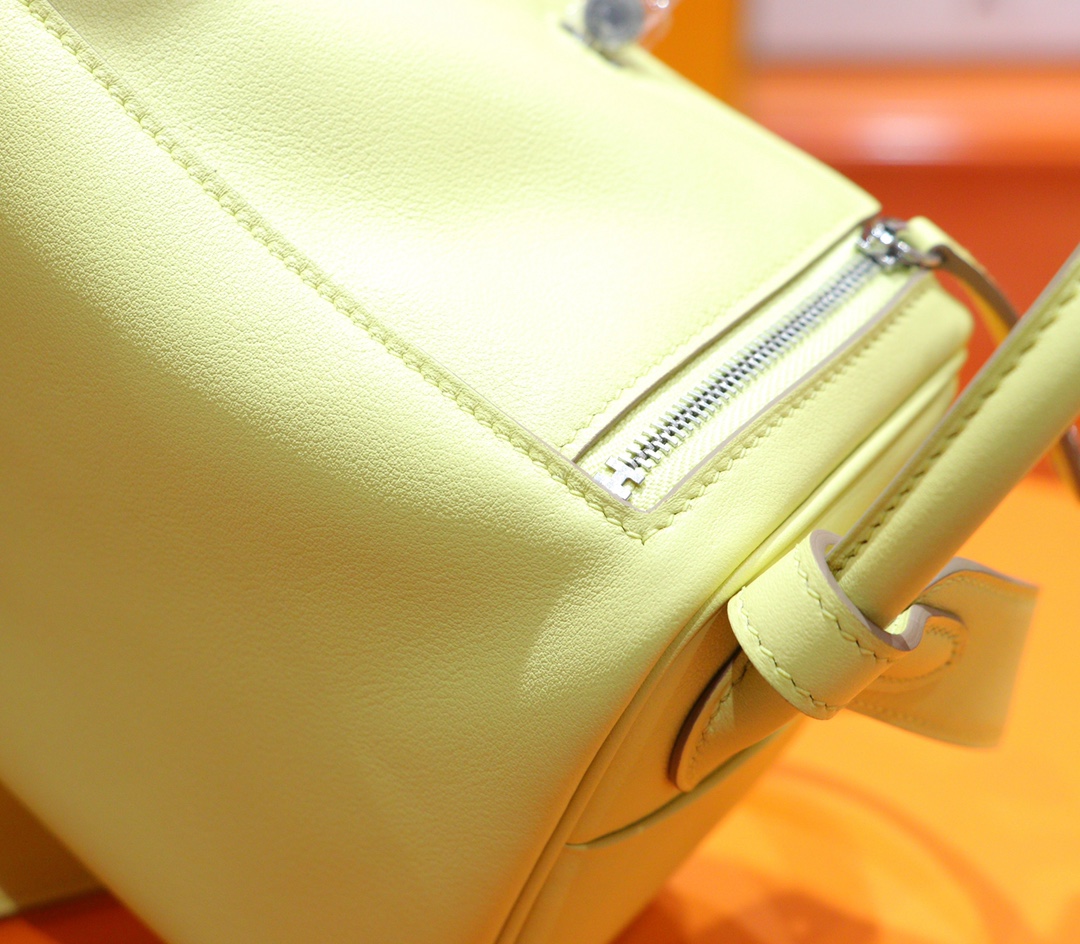 Hermès（爱马仕）Lindy 迷你琳迪包 小鸡黄 Swift 小牛皮 全手缝 银扣 20cm