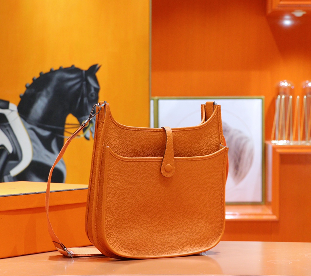 Hermès（爱马仕）Evelyne 伊芙琳 橙色 Togo 小牛皮 全手缝 银扣 28cm