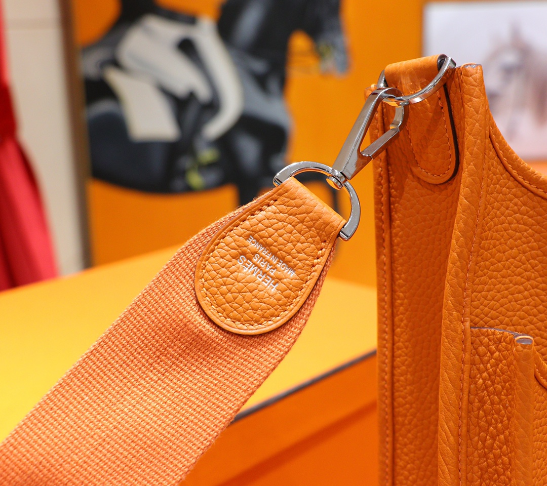 Hermès（爱马仕）Evelyne 伊芙琳 橙色 Togo 小牛皮 全手缝 银扣 28cm
