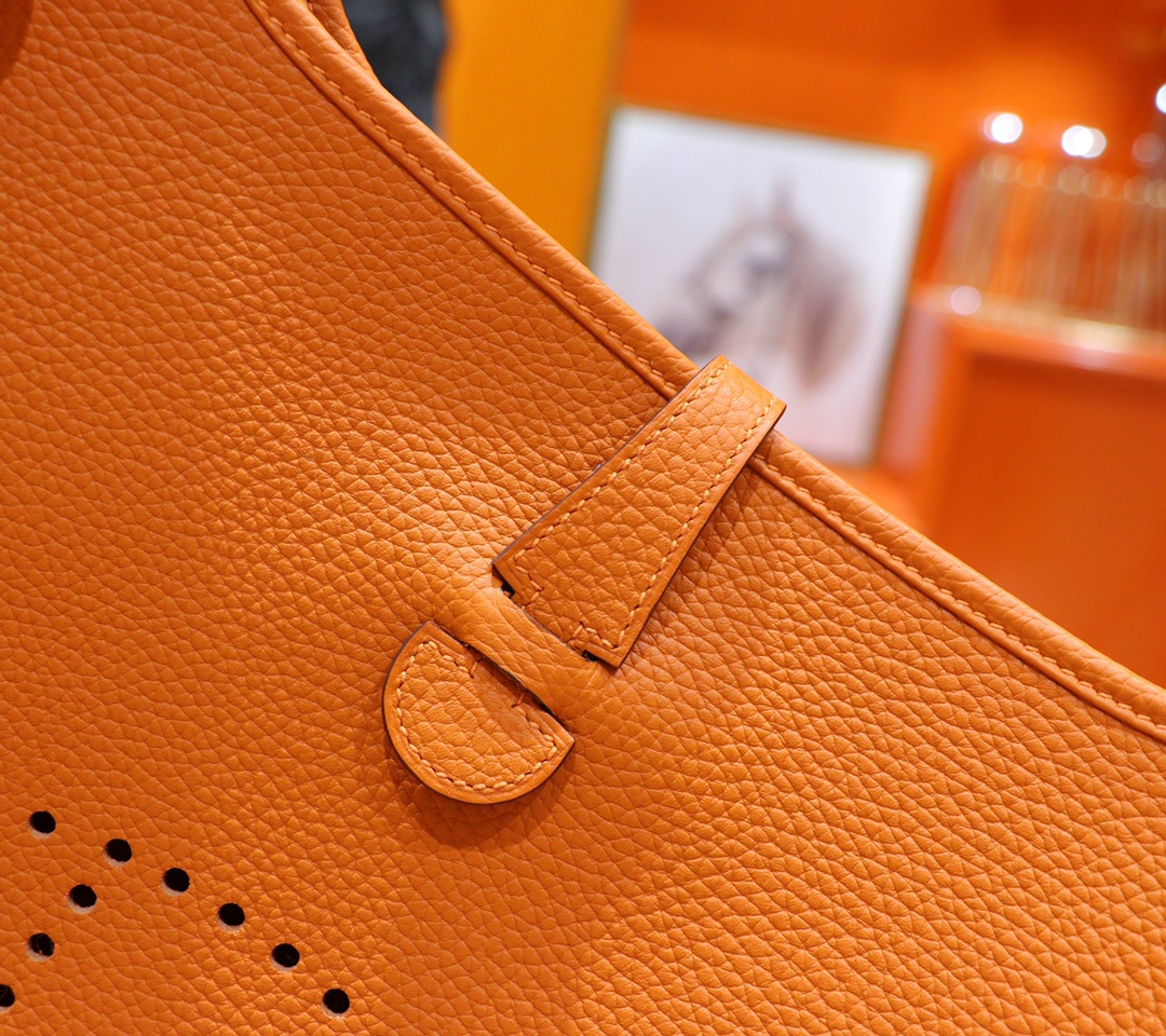 Hermès（爱马仕）Evelyne 伊芙琳 橙色 Togo 小牛皮 全手缝 银扣 28cm