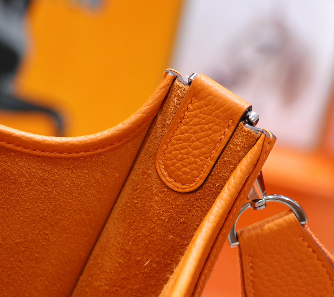 Hermès（爱马仕）Evelyne 伊芙琳 橙色 Togo 小牛皮 全手缝 银扣 28cm
