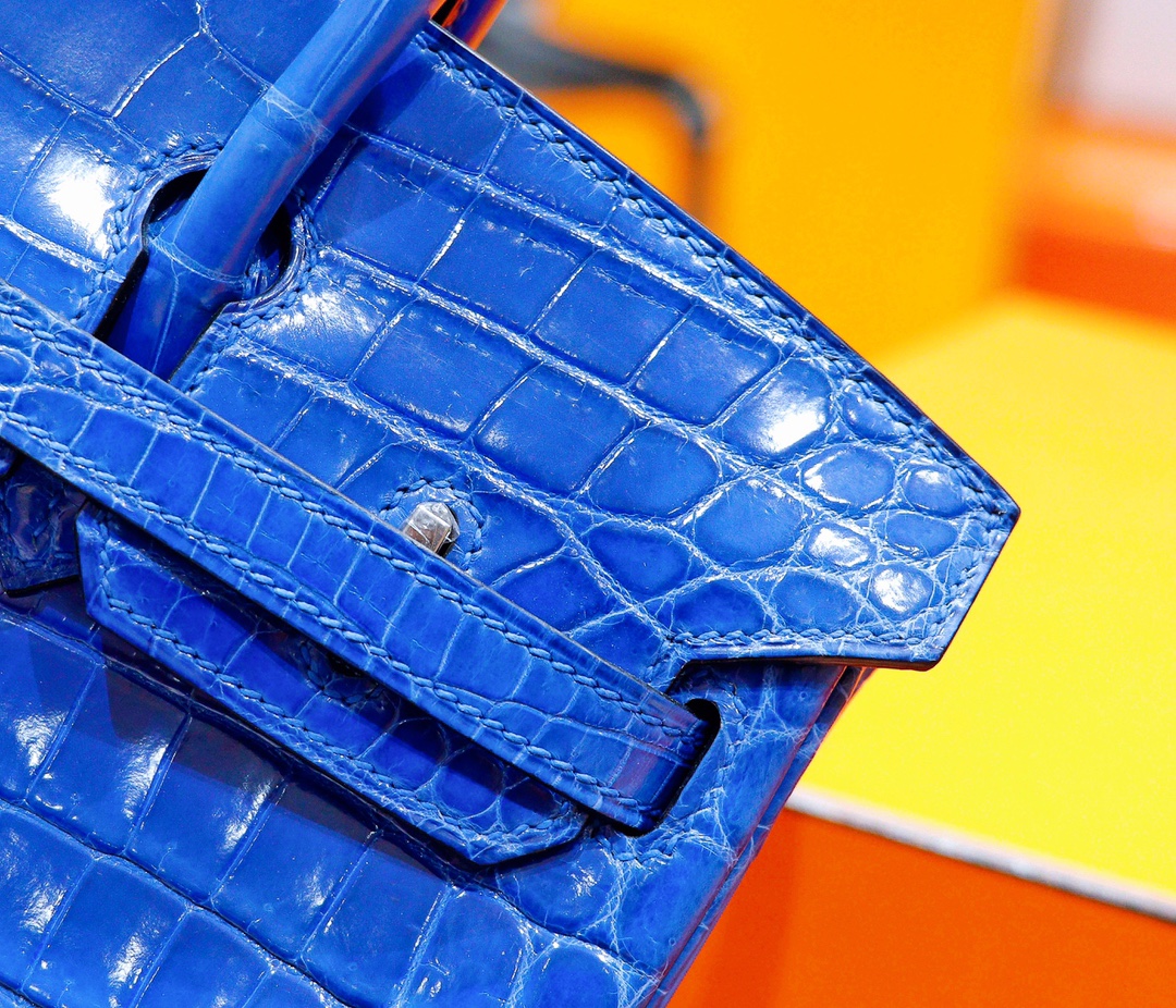 Hermès（爱马仕）Birkin 铂金包 伊兹密尔蓝 亮面鳄鱼皮 银扣 25cm