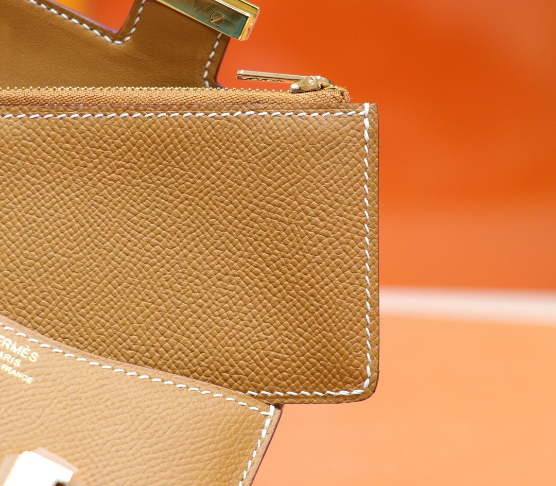Hermès（爱马仕）Constance Slim 金棕色 Epsom 全手缝 小牛皮 金扣 12cm