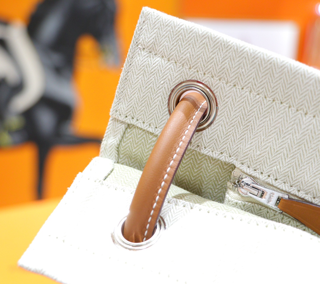 Hermès（爱马仕）Aline 米白色 原版帆布 最高版本 银扣 18cm
