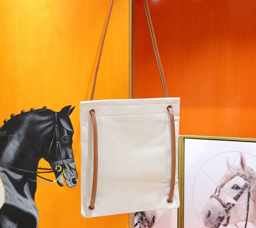 Hermès（爱马仕）Aline 米白色 原版帆布 最高版本 银扣 18cm