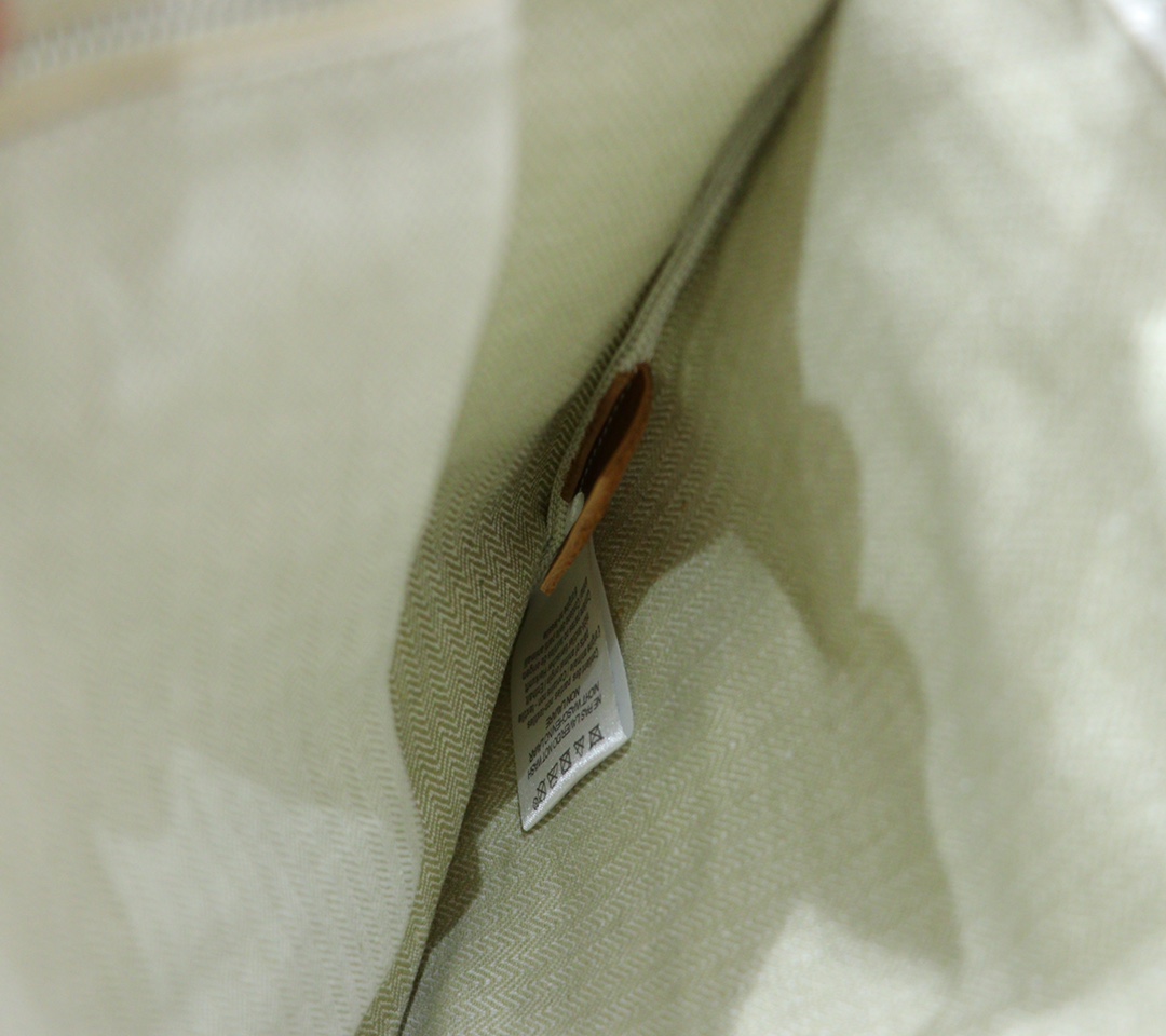 Hermès（爱马仕）Aline 米白色 原版帆布 最高版本 银扣 18cm